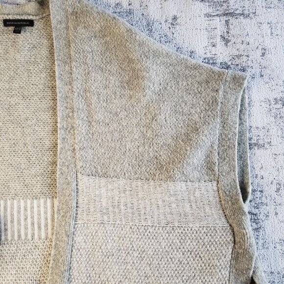 Cozy Soft Grey Banana Republic Sweater Wrap Cardigan Style Snug - Picture 8 of 16